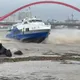 小琉球搭船暈到吐！女遊客失足掉進海裡　熱心男跳水救援