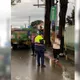 高雄嚴重車禍！女大生追撞貨車「遭捲入車底」緊急送醫