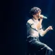 17年來首次！盧廣仲「沒拿吉他、不戴眼鏡」開唱