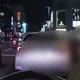 影/高雄市區白色轎車拒檢逃逸！警方連開9槍仍讓嫌犯溜了