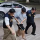影/高雄27歲通緝男「違停＋毒駕」落跑　警轟9槍台南落網