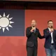 同框韓國瑜嗨唱「愛拚才會贏」　羅智強喊選到底：一定逆轉勝