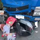 影/一個黑影閃過！台中驚悚車禍　女騎士無生命跡象緊急送醫