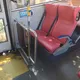 公車開戰！基隆女「拖鞋猛打」76歲老翁　警一查竟是通緝犯