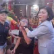 土庫順天宮遶境信徒遭鞭炮炸頭血流如注　張麗善緊急止血