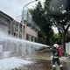 鍋爐油槽突爆炸！苗栗泳池火舌狂竄　消防急灌泡沫搶救
