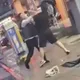 影/拳拳到肉！桃園客運驚見司機vs學生「街頭濺血對決」