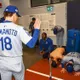 MLB/有神快拜!佐佐木朗希「土下座」致敬山本由伸 眾人驚呆