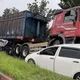 影/台9線曳引車逆向飛過分隔島 撞爛2車4人受傷送醫