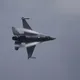 影/美軍F-16C戰機執行訓練任務驚傳墜毀　飛行員成功彈射逃生