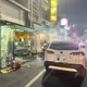 影/屏東內埔51歲男尋仇「開車撞進雞排店」 2人重傷
