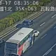 國道1號「客運出事」!上班時間追撞占中內線