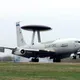 美軍「空中之眼」慘被伊朗炸毀！E-3偵察機「斷兩截」畫面曝光