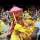 白沙屯媽祖抵北港朝天宮　萬眾香燈腳齊喊「進喔」