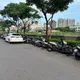 賠慘了！台中男開車失控「橫掃29部機車」　狼狽現場曝