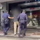 影/勞動節教育部前集會活動　男子丟水球鬧場遭逮