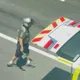 影/不滿小姨子奪房！台南8旬翁持斧縱火、砍人　劫救護車