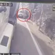 影/母親節前夕噩耗！台南轎車「高速盲衝」撞飛倒垃圾婦人
