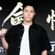 《角頭》唐振剛涉閃兵案今露面！高捷突喊：該被關就被關