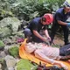 北市婦登大屯山失足摔傷　北投警帶登山裝備神救援
