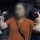 影/新北醉女失控毆男友又踹警　遭當場壓制管束送辦