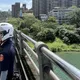 大批遊客面前！碧潭「婦人墜橋」送醫搶救