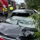 國3快官路段嚴重車禍！轎車撞拖板車　2人受困變形車內