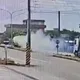 影/宜蘭遶境鞭炮炸車斗！老翁跳車逃生　疑遭神轎車撞亡