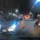 影/宜蘭大學旁男買宵夜險遭逆向Lexus撞上　2警車神擋煞