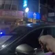 影/宜蘭凌志男逆向狠撞「拔槍警」　躲超商就逮畫面曝