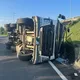 國3南州交流道貨車翻覆！46歲駕駛輕傷　竟然酒測超標