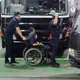 影/台北「退休老師殺妻案」最新！裁定羈押「坐輪椅上囚車」