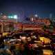 國道驚見芒果海！聯結車自撞護欄「V字變形」　芒果散落一地