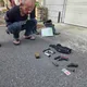 影/台中毒駕男拒檢拔槍拉滑套！勇警「空手奪槍」撲上壓制