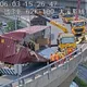 台66線接國3貨櫃車失控側翻「壓爛護欄」！大溪匝道全封