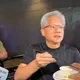 黃仁勳台式辦桌犒賞員工！嗨喊台灣生態系站在一起