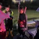 影/雙北暴雨新店溪溪水暴漲　中安大橋下2男受困沙洲