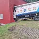 大貨車煞車失靈衝撞廟宇　現場慘況曝！駕駛急折返上香