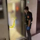 新莊男疑伴屍吸毒神智不清遭逮！同居女倒臥床死亡多時