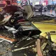 台中勤美商圈招牌突墜落　砸中轎車女乘客驚魂受困