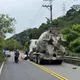 悚！三峽機車疑超車擦撞預拌車　46歲騎士命危搶救中