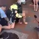 影/三口家買飯遇警匪扭打　北市勇爸化身英雄助逮2條通