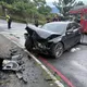 新北新店自小客自撞車禍　車上3人1命危2傷