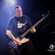 神曲〈Kiss Me〉樂團貝斯手病逝！享年50歲　主唱心痛證實