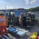 五楊高架道路驚見「軍巴、遊覽車相撞」釀11傷！警消搶救中