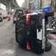 北市市民大道翻車車禍　駕駛受困幸無傷