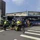 影/危急！新北板橋行人遭公車輾過捲車底「重創命危」