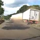 影/驚悚瞬間曝！台74甲聯結車猛衝分隔島　釀交通癱瘓