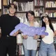 洗澡狂哼宇宙人主題曲！嚴藝文靈感突爆發　揭朱軒洋淚崩名場面內幕