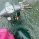 影/屏東大淹水！騎士牽車「渡漂漂河」上班慘況曝